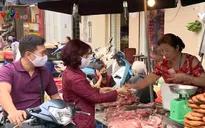Người dân tại Hà Nội bình tĩnh chống dịch COVID-19
