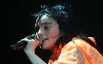 Billie Eilish hoãn tour diễn Bắc Mỹ vào phút cuối vì đại dịch COVID-19