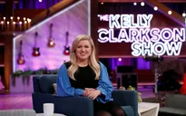 Kelly Clarkson ngừng sản xuất talkshow riêng vì lo ngại COVID-19