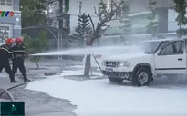 Bình Thuận: Cháy xe ô tô trong sân ủy ban phường