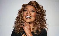 Nữ ca sỹ tạo ra thử thách trên mạng chống lại virus SARS-CoV-2