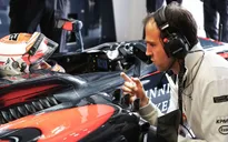 Đua xe F1: Sức khỏe thợ máy McLaren đang tiến triển tốt