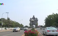Lào ngừng cấp thị thực cho du khách nước ngoài