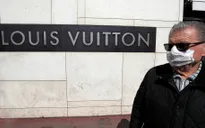 “Đế chế hàng hiệu” LVMH đặt mua 40 triệu chiếc khẩu trang