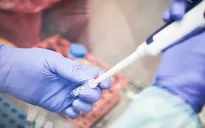 Indonesia sản xuất thuốc chống sốt rét Chloroquine để điều trị COVID-19