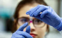 Trạm tiêm vaccine nhanh cho người già tại Brazil