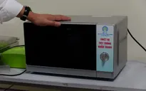 Dùng lò vi sóng diệt khuẩn khẩu trang