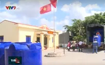Bộ NN&PTNT trao tặng thùng chứa nước cho tỉnh Bến Tre và Sóc Trăng