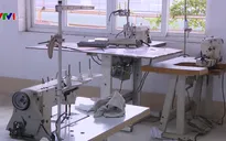 Đề xuất hỗ trợ 50% lương tối thiểu cho lao động dệt may