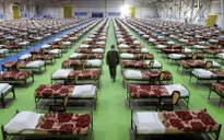 Hàng trăm người chết ở Iran vì uống cồn công nghiệp để chữa COVID-19