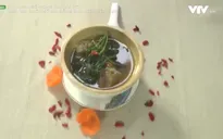 Cách nấu canh gà ngải cứu giúp tăng cường sức khỏe mùa dịch