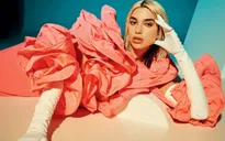 Dua Lipa khoe vẻ sexy trên Vogue