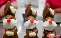 Thỏ Phục sinh chocolate... đeo khẩu trang