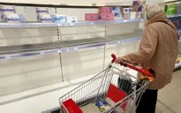 Người cao tuổi gặp nhiều khó khăn trong thời dịch bệnh