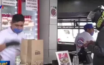 Các nhà hàng ăn uống tìm cách chống chọi trong mùa dịch