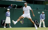 Roger Federer chăm chỉ luyện "tuyệt chiêu" tại nhà