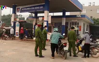 Mối nguy từ việc người dân đổ xô mua xăng tích trữ