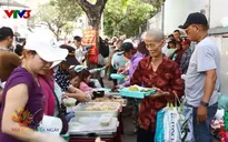 Quán cơm từ thiện ấm áp tình người