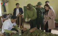 Cứu hộ 8 thuyền viên trên tàu chở đá vôi gặp nạn