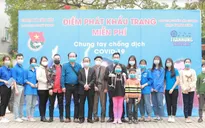 Nhạc sĩ Trần Hùng phát hơn 4.000 khẩu trang miễn phí chống dịch COVID-19