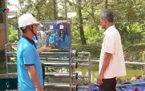 Đưa máy móc vào phòng chống hạn mặn
