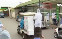 Cảm động những chuyến hàng tiếp tế đến Bệnh viện Bạch Mai