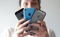 Giới trẻ ngày càng "phát cuồng" vì iPhone