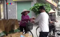 Hỗ trợ thực phẩm cho người khó khăn do dịch COVID-19 tại Hà Nội