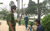 Huế: Xử phạt người dân không đeo khẩu trang nơi công cộng