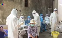 Hơn 2.000 người dân thôn Liễu Trì được lấy mẫu xét nghiệm COVID-19