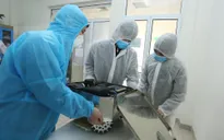 "Cha đẻ" tiết lộ ưu điểm nổi trội của robot lau sàn, khử khuẩn phòng bệnh COVID-19