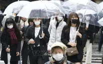 Thành phố Osaka (Nhật Bản) kêu gọi người dân quyên góp áo mưa cho các bệnh viện