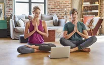 Cách duy trì vận động trong thời gian giãn cách xã hội