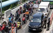 Tổng thống Philippines cảnh báo thiết quân luật nếu người dân không tuân thủ giãn cách xã hội