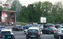 Xem hòa nhạc trong xe hơi mùa dịch COVID-19