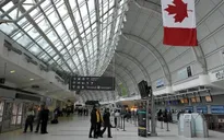 Người Việt tại Canada cần thận trọng với chuyến bay chưa được cấp phép