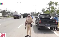 Thanh tra Giao thông TP.HCM chốt chặn xe khách, xe dù