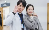 Kim Tae Hee rạng rỡ ở hậu trường phim "Hi Bye, Mama"