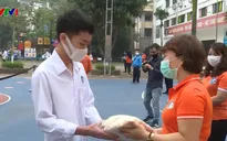 Nhiều tổ chức thiện nguyện thay đổi phương thức trao quà từ thiện
