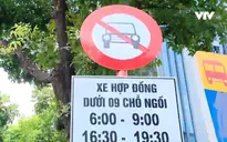 Hà Nội tạm dỡ bỏ biển cấm taxi, xe hợp đồng trên 10 tuyến phố
