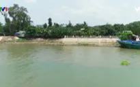 Kè chưa thi công xong đã sạt lở