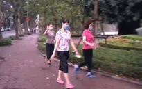 Người dân Hà Nội trở lại sinh hoạt thường ngày sau giãn cách xã hội