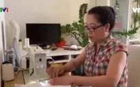 Kiều bào may khẩu trang chia sẻ với cộng đồng trong mùa dịch COVID-19