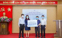 Trao tặng hàng chục nghìn khẩu trang và thiết bị y tế cho lực lượng tuyến đầu chống COVID-19
