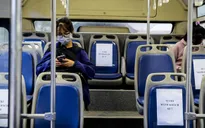 Xe bus Hà Nội đánh số ghế so le để hành khách ngồi đúng khoảng cách