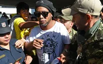 Ronaldinho nói gì sau hơn 1 tháng phải ngồi tù