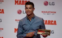 Vượt mặt Messi, Ronaldo là cầu thủ hay nhất mọi thời đại