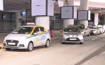 Sân bay Nội Bài tạm dừng triển khai taxi, giải tỏa hành khách