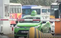 Hà Nội yêu cầu taxi dừng hoạt động đón khách tại sân bay Nội Bài