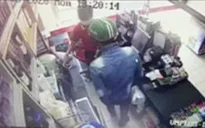 Truy tìm tên cướp trong siêu thị giữa ban ngày